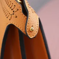 $125.00 USD Fendi AAA Quality Messenger Bags For Women #1404718