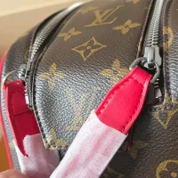 $102.00 USD Louis Vuitton AAA Quality Cosmetic Pouches #1404790