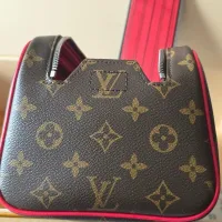 $102.00 USD Louis Vuitton AAA Quality Cosmetic Pouches #1404790