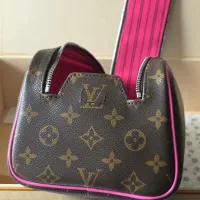 $102.00 USD Louis Vuitton AAA Quality Cosmetic Pouches #1404791