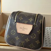 $102.00 USD Louis Vuitton AAA Quality Cosmetic Pouches #1404793