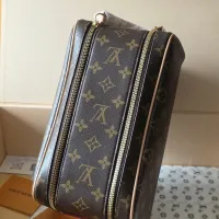 $102.00 USD Louis Vuitton AAA Quality Cosmetic Pouches #1404793
