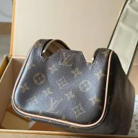 $102.00 USD Louis Vuitton AAA Quality Cosmetic Pouches #1404793