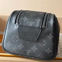 $102.00 USD Louis Vuitton AAA Quality Cosmetic Pouches #1404794