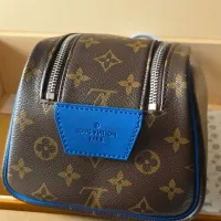 $102.00 USD Louis Vuitton AAA Quality Cosmetic Pouches #1404797