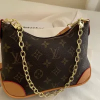 $36.00 USD Louis Vuitton Messenger Bags For Women #1404906