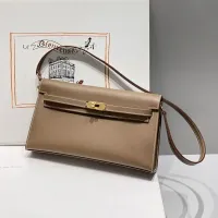 $88.00 USD Hermes AAA Quality Messenger Bags For Women #1405365