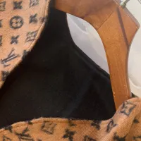 $52.00 USD Louis Vuitton Poncho For Women #1406149