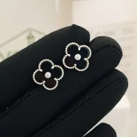 $25.00 USD Van Cleef & Arpels Earrings For Women #1406172