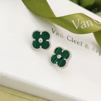 $25.00 USD Van Cleef & Arpels Earrings For Women #1406188