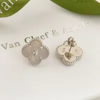 $25.00 USD Van Cleef & Arpels Earrings For Women #1406293