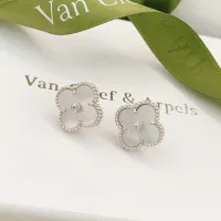 $25.00 USD Van Cleef & Arpels Earrings For Women #1406293