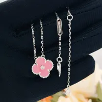 $25.00 USD Van Cleef & Arpels Necklaces For Women #1406560