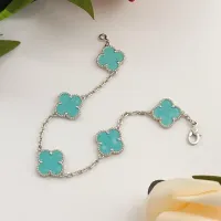 $34.00 USD Van Cleef & Arpels Bracelets For Women #1406582