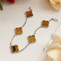 $34.00 USD Van Cleef & Arpels Bracelets For Women #1406590