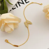 $25.00 USD Van Cleef & Arpels Bracelets For Women #1406610