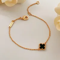 $25.00 USD Van Cleef & Arpels Bracelets For Women #1406622