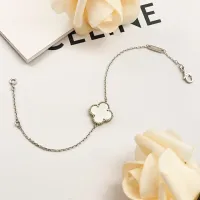 $25.00 USD Van Cleef & Arpels Bracelets For Women #1406638