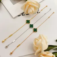 $25.00 USD Van Cleef & Arpels Bracelets For Women #1406647