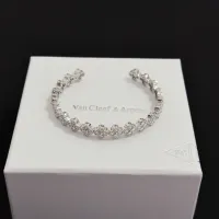 $48.00 USD Van Cleef & Arpels Bracelets For Women #1407099