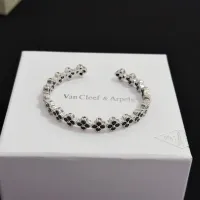 $48.00 USD Van Cleef & Arpels Bracelets For Women #1407101