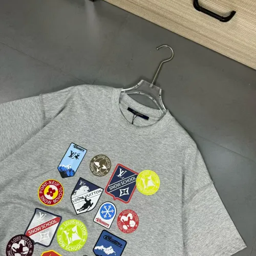 Replica Louis Vuitton LV T-Shirts Short Sleeved For Unisex #1410164 $32.00 USD for Wholesale