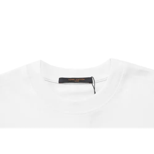 Replica Louis Vuitton LV T-Shirts Short Sleeved For Unisex #1411680 $45.00 USD for Wholesale