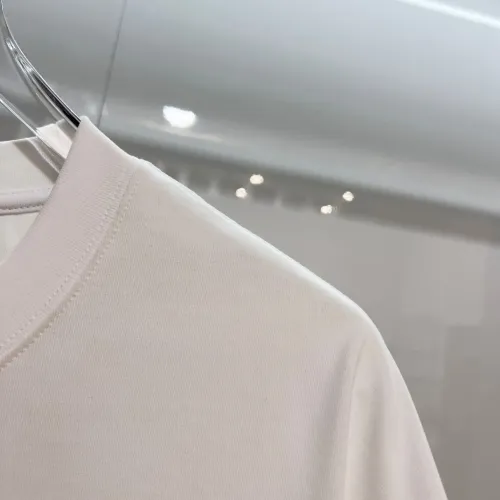 Replica Louis Vuitton LV T-Shirts Short Sleeved For Unisex #1411788 $45.00 USD for Wholesale