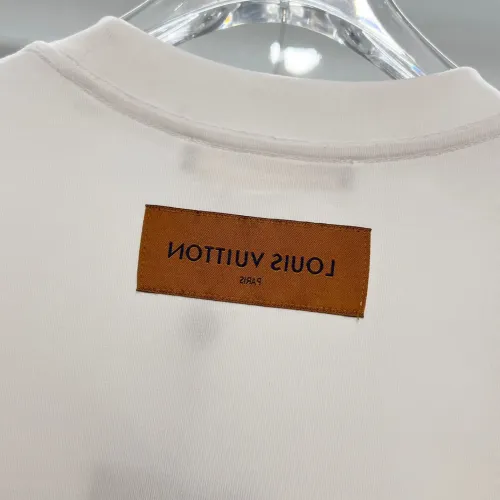 Replica Louis Vuitton LV T-Shirts Short Sleeved For Unisex #1411790 $45.00 USD for Wholesale