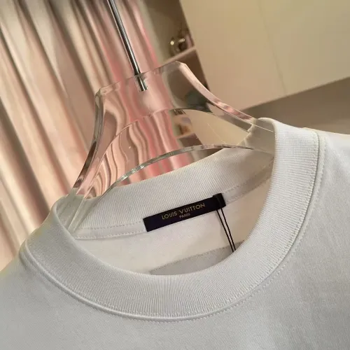 Replica Louis Vuitton LV T-Shirts Short Sleeved For Unisex #1411800 $48.00 USD for Wholesale