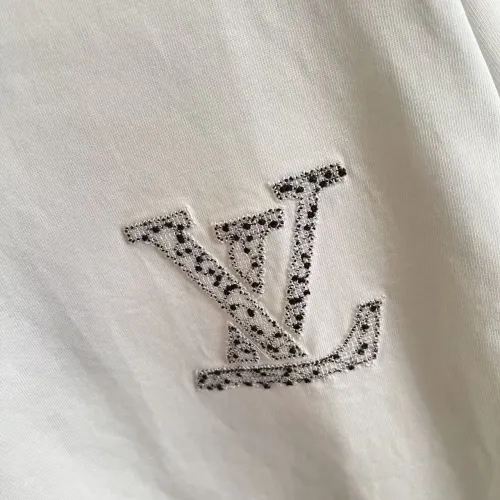 Replica Louis Vuitton LV T-Shirts Short Sleeved For Unisex #1411800 $48.00 USD for Wholesale