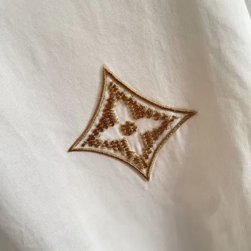 Replica Louis Vuitton LV T-Shirts Short Sleeved For Unisex #1411802 $48.00 USD for Wholesale