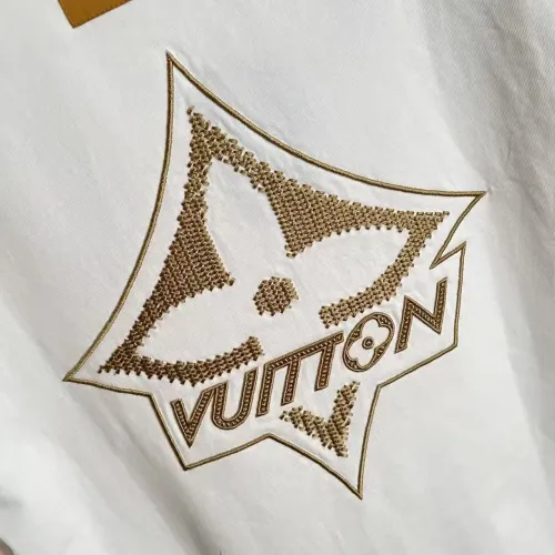 Replica Louis Vuitton LV T-Shirts Short Sleeved For Unisex #1411802 $48.00 USD for Wholesale