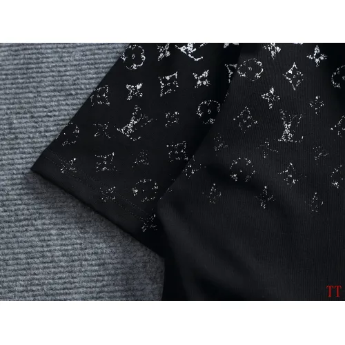 Replica Louis Vuitton LV T-Shirts Short Sleeved For Unisex #1412241 $40.00 USD for Wholesale