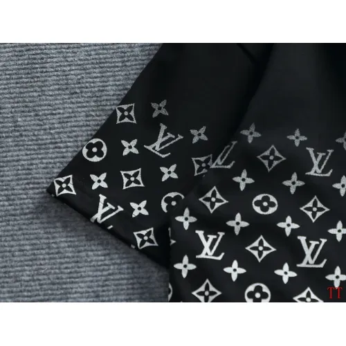 Replica Louis Vuitton LV T-Shirts Short Sleeved For Unisex #1412246 $40.00 USD for Wholesale