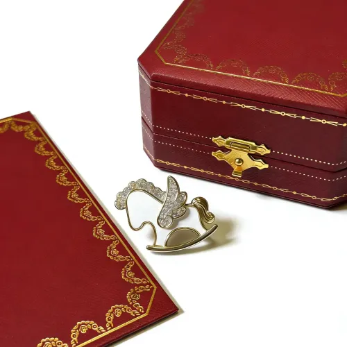 Cartier Brooches For Women #1413256