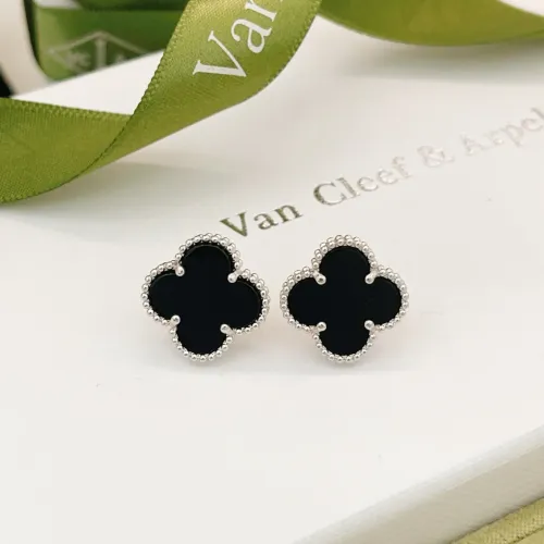 Van Cleef &amp; Arpels Earrings For Women #1413532 $25.00 USD, Wholesale Replica Van Cleef &amp; Arpels Earrings