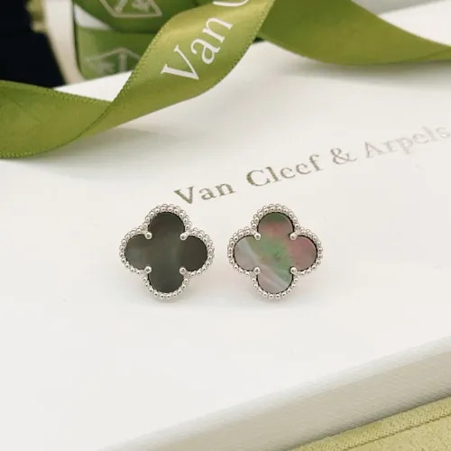 Van Cleef &amp; Arpels Earrings For Women #1413535 $25.00 USD, Wholesale Replica Van Cleef &amp; Arpels Earrings