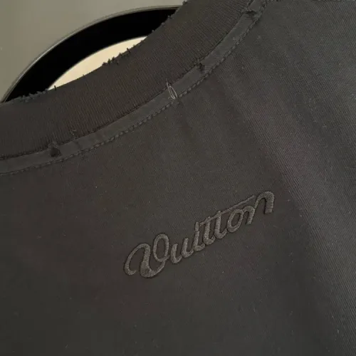 Replica Louis Vuitton LV T-Shirts Short Sleeved For Unisex #1413888 $48.00 USD for Wholesale