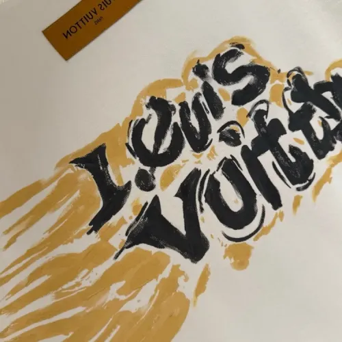 Replica Louis Vuitton LV T-Shirts Short Sleeved For Unisex #1413890 $48.00 USD for Wholesale