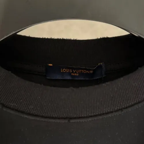 Replica Louis Vuitton LV T-Shirts Short Sleeved For Unisex #1413894 $52.00 USD for Wholesale