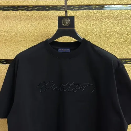 Replica Louis Vuitton LV T-Shirts Short Sleeved For Unisex #1414117 $40.00 USD for Wholesale