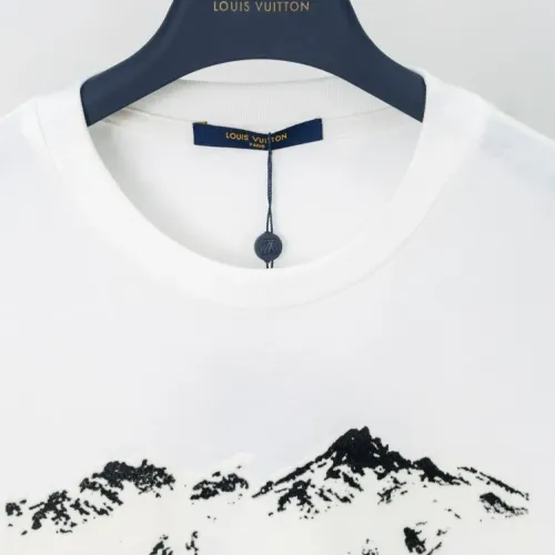 Replica Louis Vuitton LV T-Shirts Short Sleeved For Unisex #1414118 $41.00 USD for Wholesale