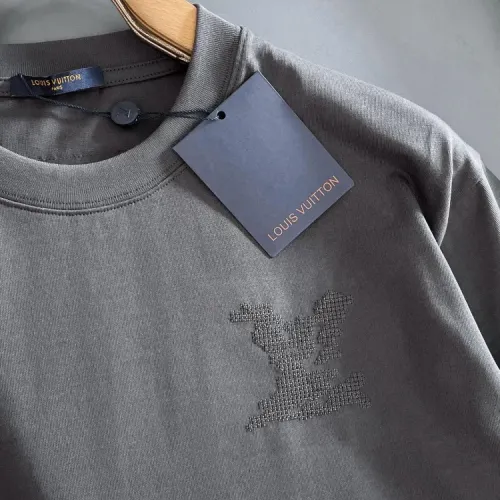 Replica Louis Vuitton LV T-Shirts Short Sleeved For Unisex #1414578 $42.00 USD for Wholesale