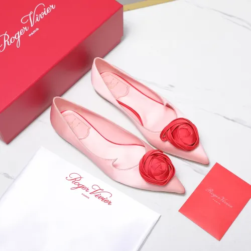 Replica Roger Vivier RV Flat Shoes For Women #1418117 $115.00 USD for Wholesale