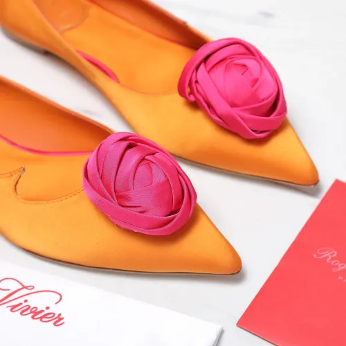 Replica Roger Vivier RV Flat Shoes For Women #1418118 $115.00 USD for Wholesale