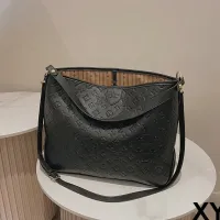 $29.00 USD Louis Vuitton Messenger Bags For Women #1410375