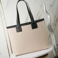 $108.00 USD Burberry AAA Quality Shoulder Bags For Women #1410852