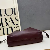 $112.00 USD LOEWE AAA Quality Messenger Bags For Women #1411150