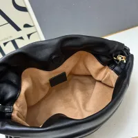 $112.00 USD LOEWE AAA Quality Messenger Bags For Women #1411152